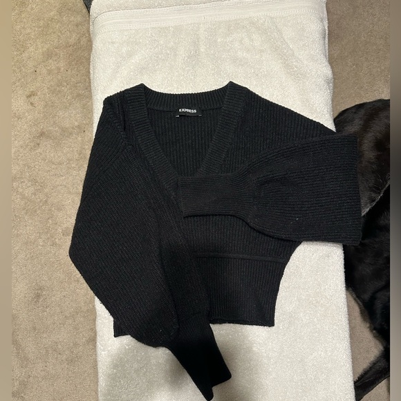 Express Sweater - Picture 2 of 4